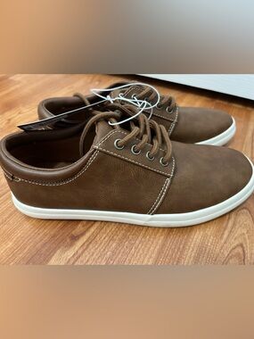 NEW Men’s Goodfellow Shoes synthetic uppers Size 7 Brown White Soles Nice!